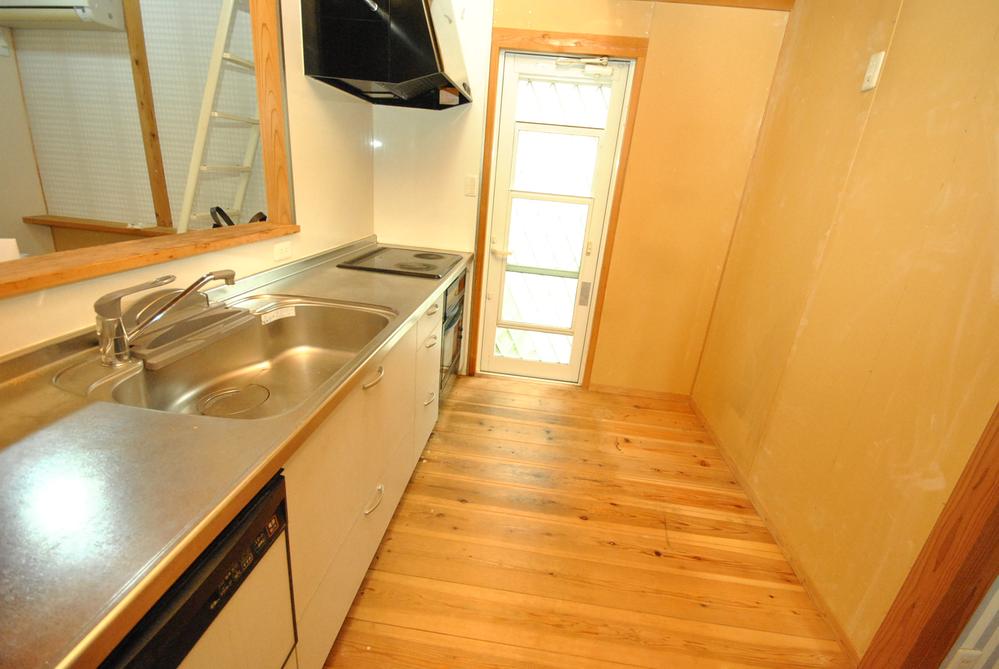 Kitchen. Indoor (10 May 2013) Shooting