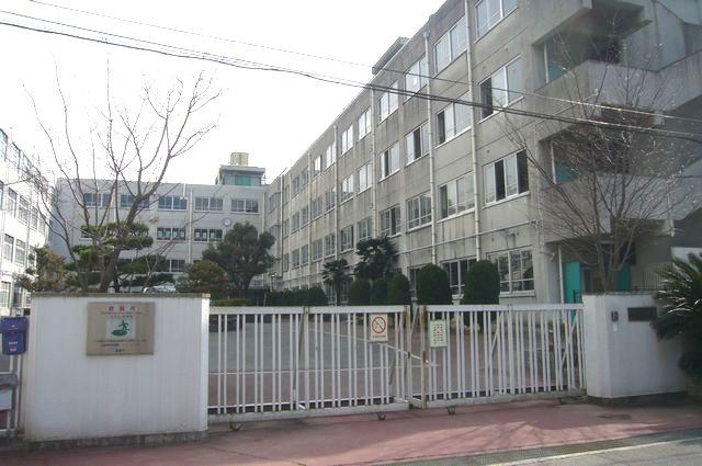 Junior high school. 1334m to Takatsuki Municipal Abuno junior high school
