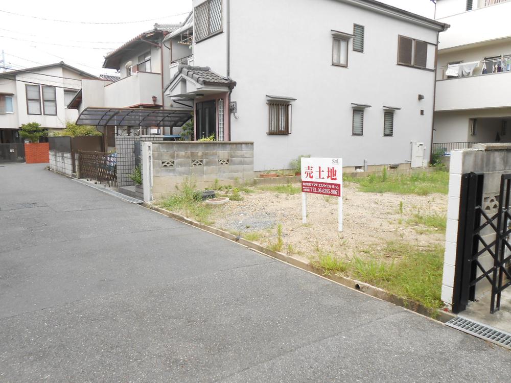 Local photos, including front road. Local (August 2013) Shooting