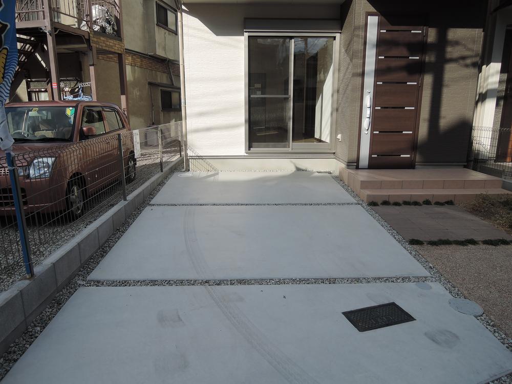 Parking lot. Local (12 May 2013) Shooting