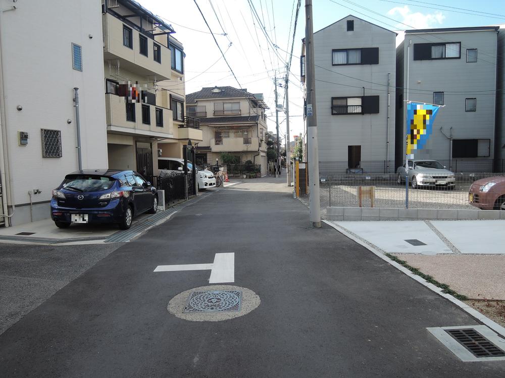 Local photos, including front road. Local (12 May 2013) Shooting