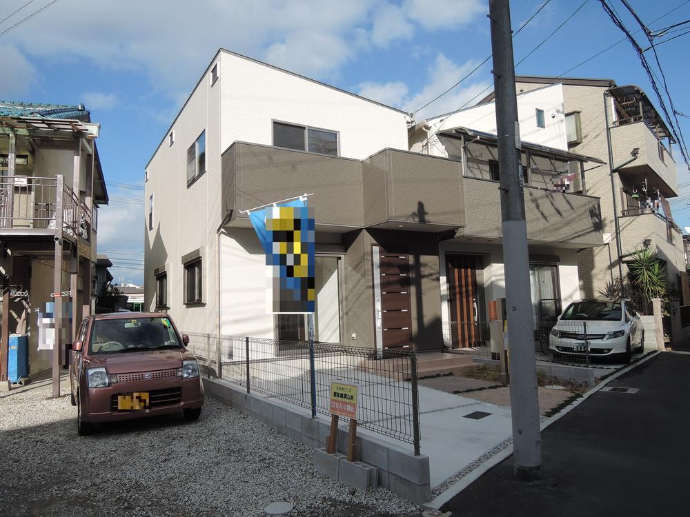 Local appearance photo. Local (12 May 2013) Shooting