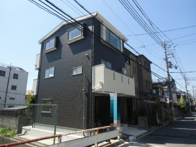 Local appearance photo. North and south east of the three-way free!