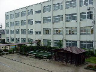 Primary school. 776m to Takatsuki Minami Daikan Elementary School
