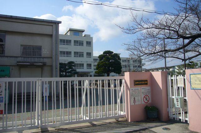 Primary school. 478m to Takatsuki Municipal Akaoji Elementary School