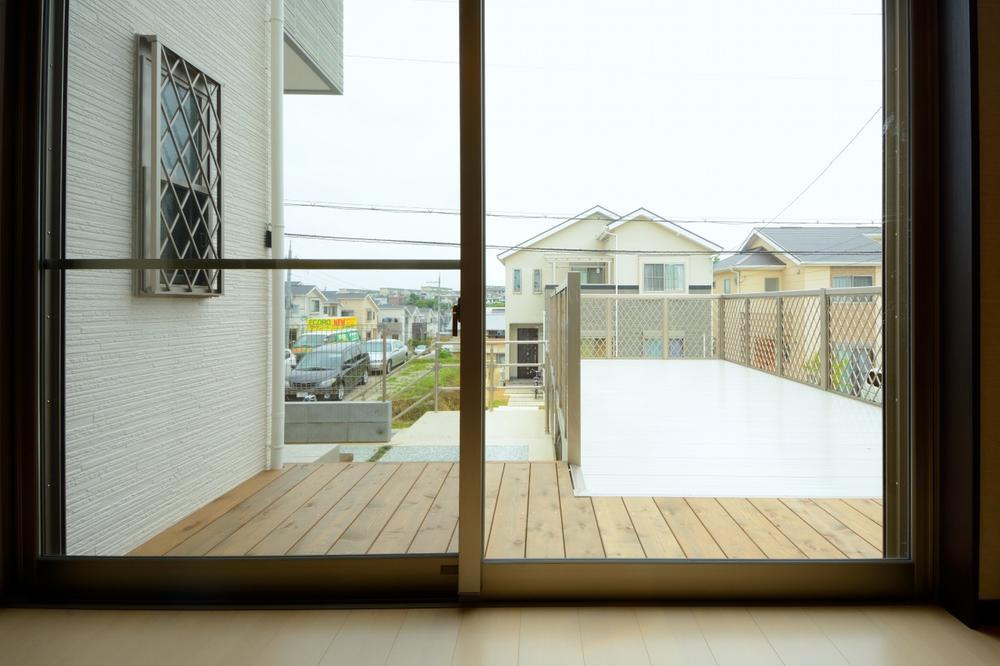 Other building plan example. A view from the living room of the model house 6-5 No. land, In the sky terrace that looks to the right, You can enjoy the gardening and barbecue.