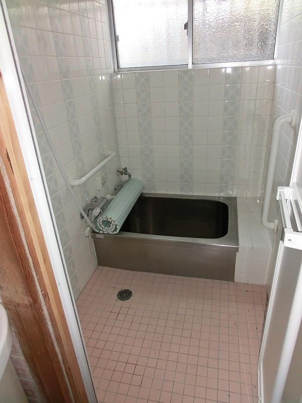 Bathroom. Indoor shooting