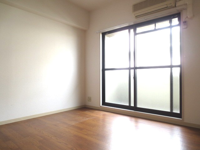 Living and room. For the first time living alone from this room ☆ 
