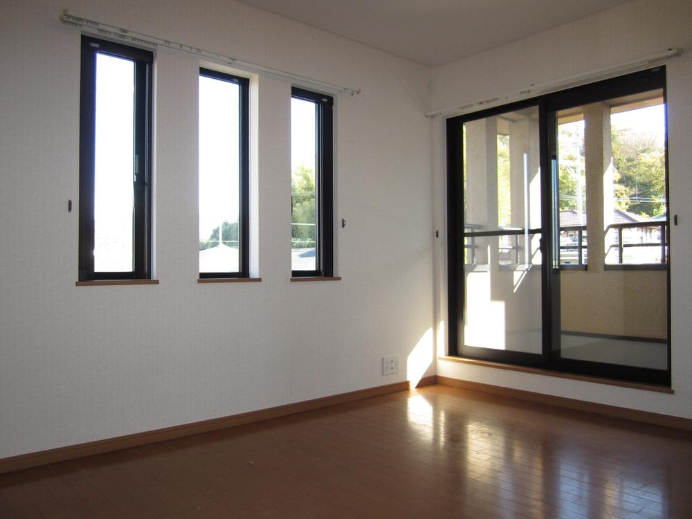 Non-living room. Indoor (12 May 2013) Shooting