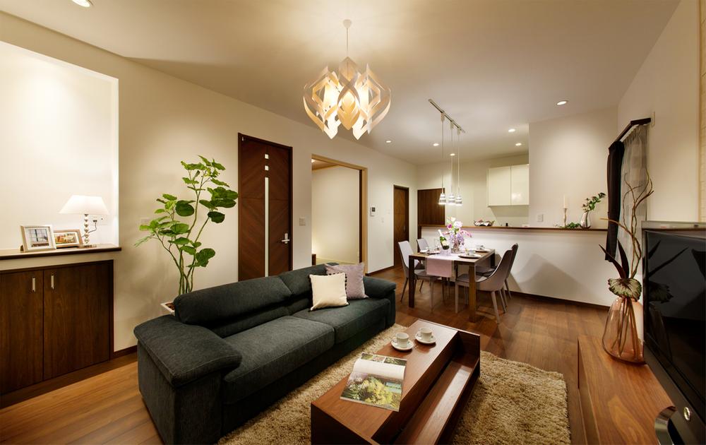 Living. Living from the kitchen ・ Achieve a spacious integrated space with a straight flow line overlooking the whole dining. Aggregate the water around, Also it goes up housework efficiency.