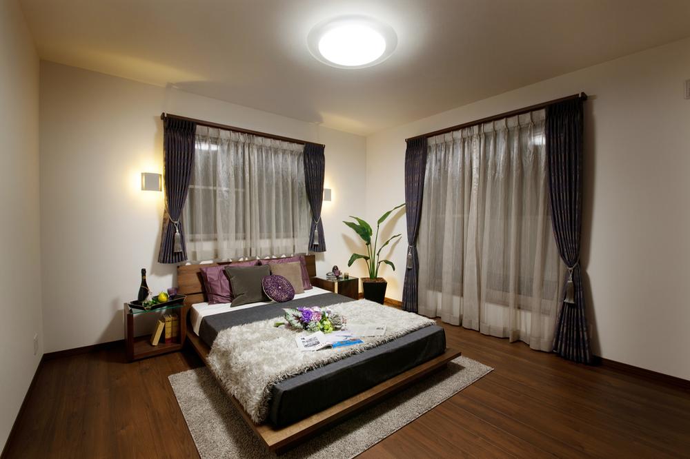 Model house photo. It boasts the best views, The main bedroom facing the south-facing balcony to feel the comfort of the hill. Wraps gently refreshing wind and light.