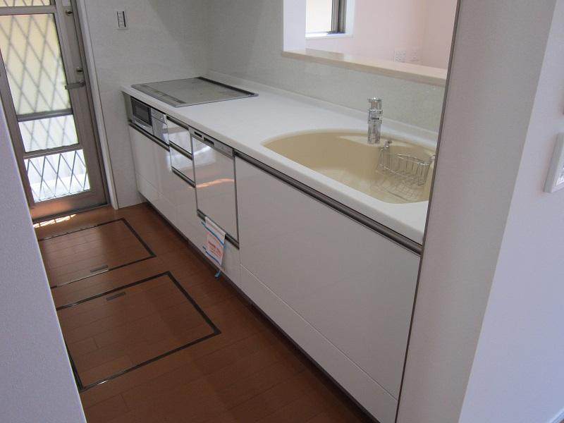 Building plan example (introspection photo). Spacious and bright kitchen that mood goes up.