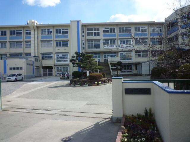 Junior high school. Tondabayashi Municipal Kongo junior high school (junior high school) up to 2846m