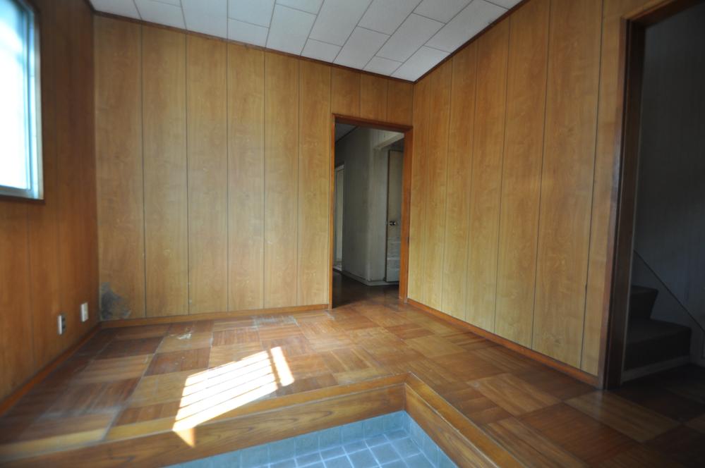 Entrance. happy, Spacious entrance!