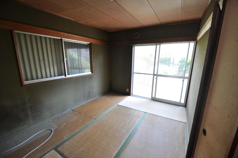 Non-living room. ※ Taken from the dining side ☆ It is bright in the sunlight from the south