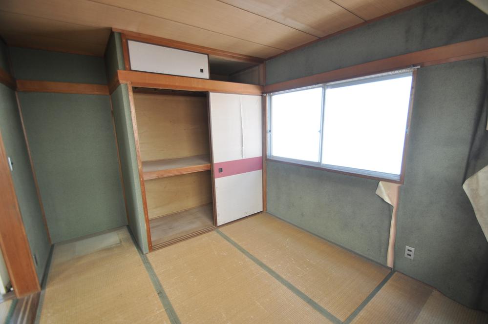 Non-living room. Stairs is the left hand of the Japanese-style room north up