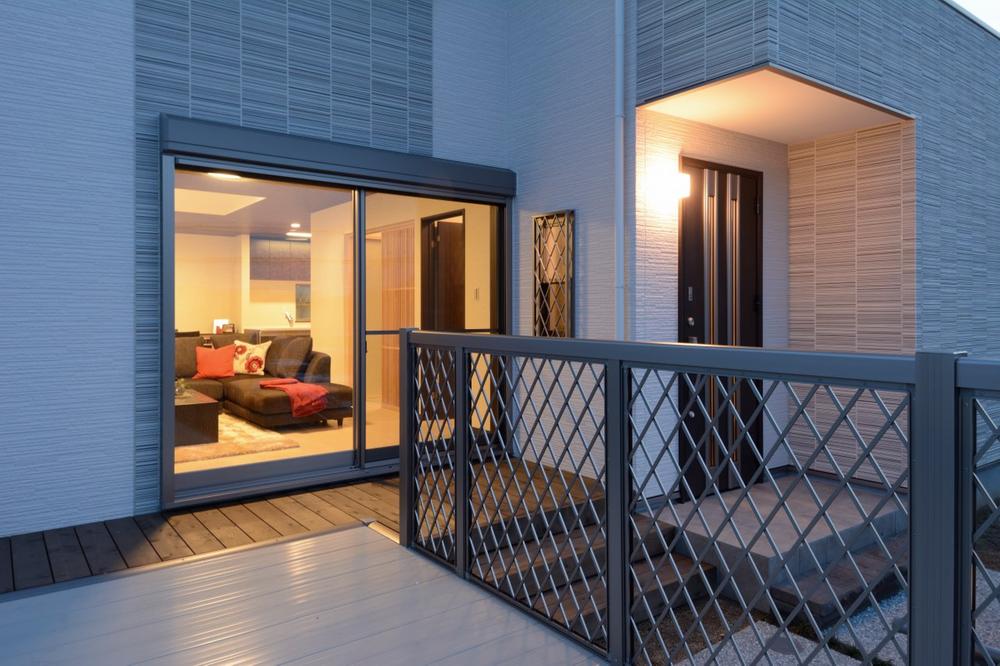 Construction ・ Construction method ・ specification. The window is the indoor temperature and the outside temperature has adopted a double glass, each of the glass all shut out.