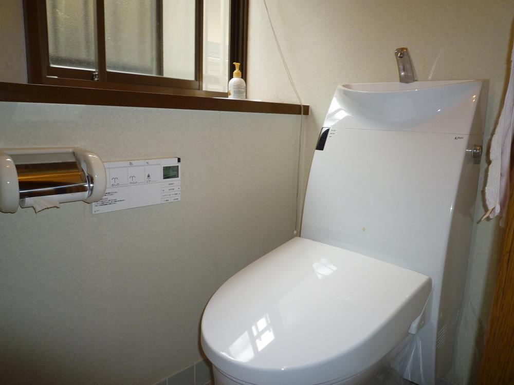 Toilet. Indoor (June 2013) Shooting