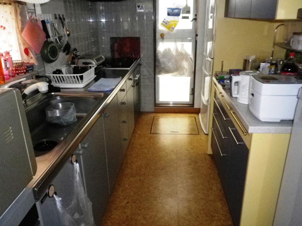 Kitchen. Local (February 2013) Shooting