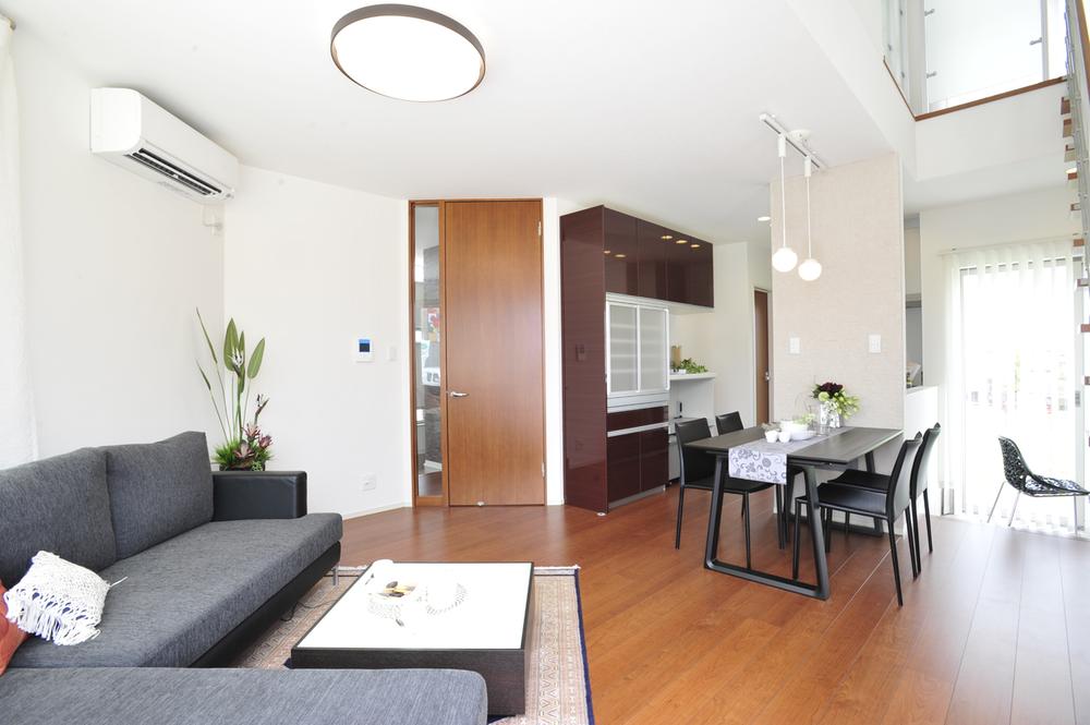 Same specifications photo (kitchen). Terrace of previous tiled eye face-to-face kitchen, At the table of the average light to incorporate a calm brightness from the north. <Same specifications construction Example 1 dining>