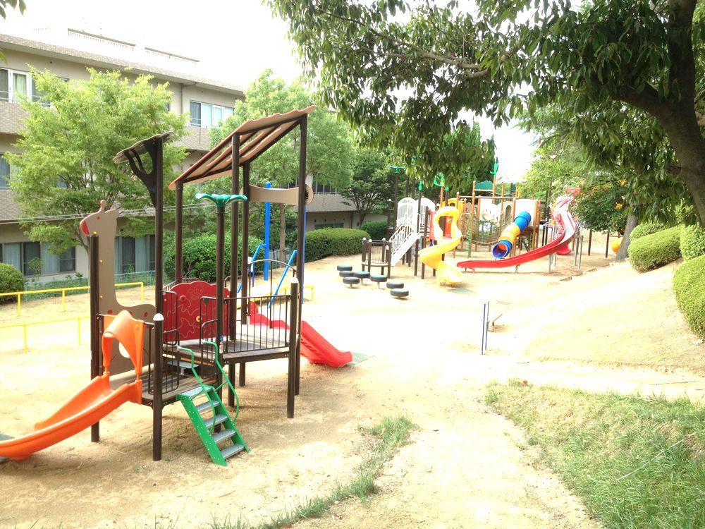 park. 1510m to the village youth outdoor activities square of Osakasayama stand citizen petting