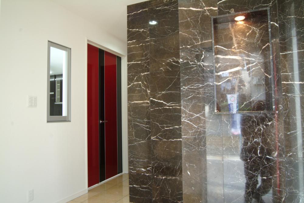 Entrance.  [Fujiidera model house] Entrance to regal marble stands. Instinctively want to lead to a person such house.