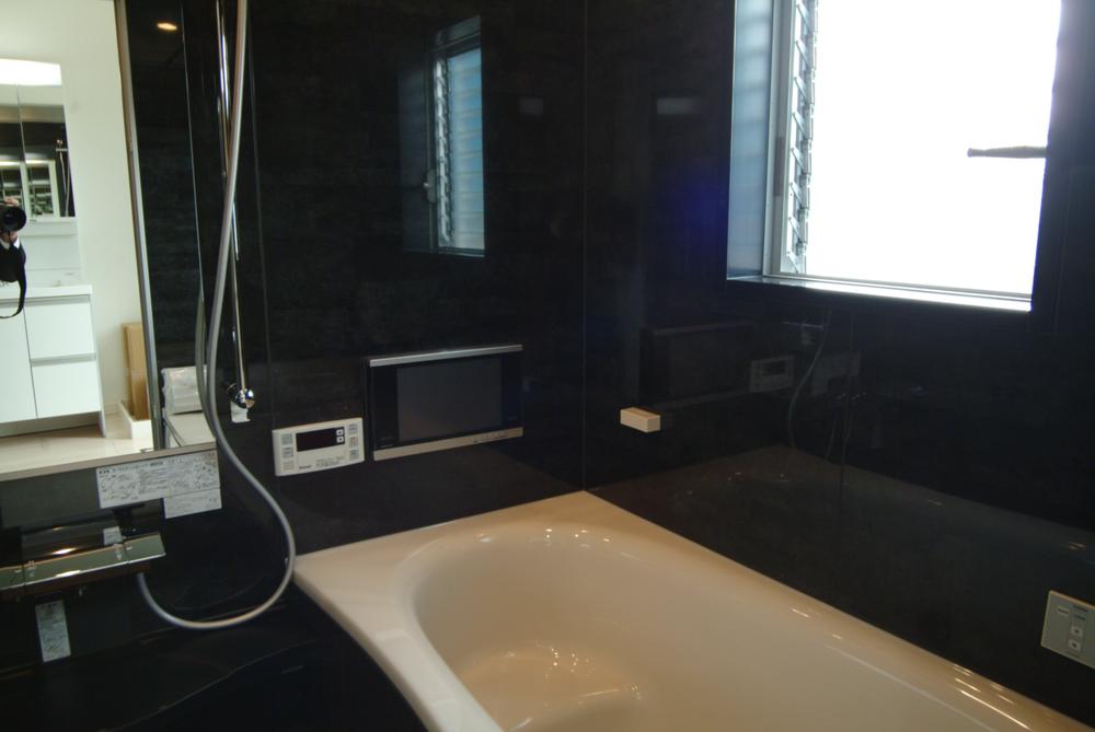 Bathroom.  [Fujiidera model house] Blue and white contrast is beautiful bathroom. It will heal daily fatigue here.