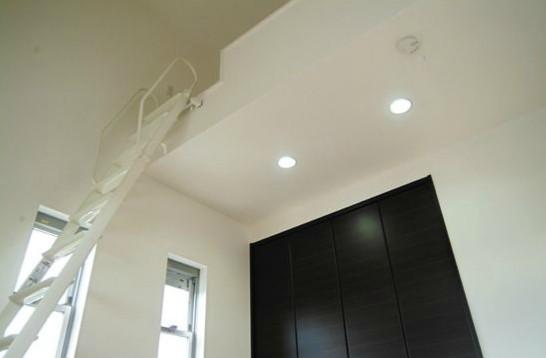 Receipt.  [Fujiidera model house] Loft also possible. Take sufficiently accommodated in the spacious loft. It might be good to the hideout of the dad in the study.