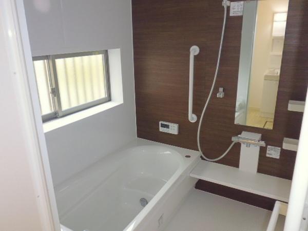 Bathroom. Soothing bath time dated bathroom dryer