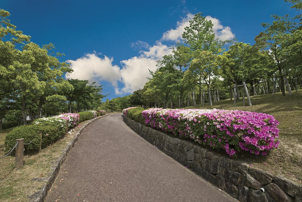Other. About 550 pieces of Meiji pond park a variety of trees have been planted.