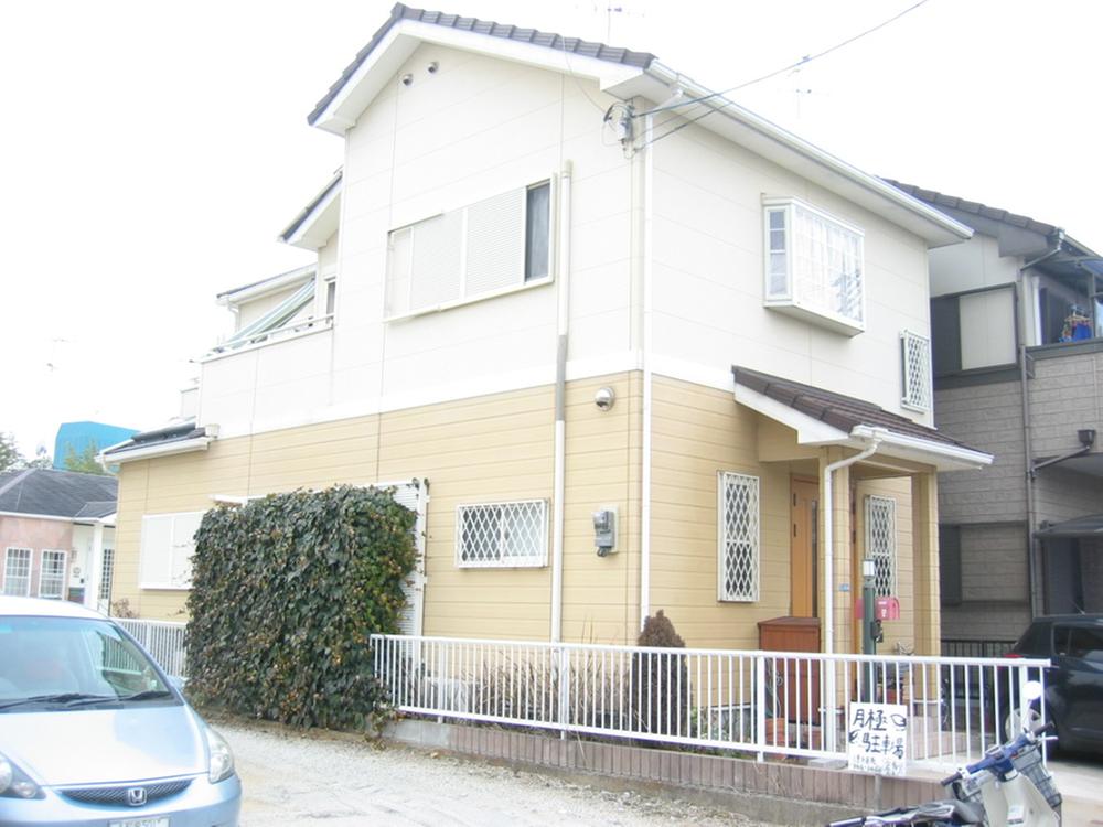 Local appearance photo. Local (04 May 2013) Shooting The south has become the passage because the room ・ Balcony is very bright. (Not a road on the Building Standards Law)