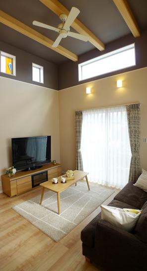 Living. The upper part of the living room looks stylish atmosphere MAX luxurious atrium. (Kashihara Masuga North model house)