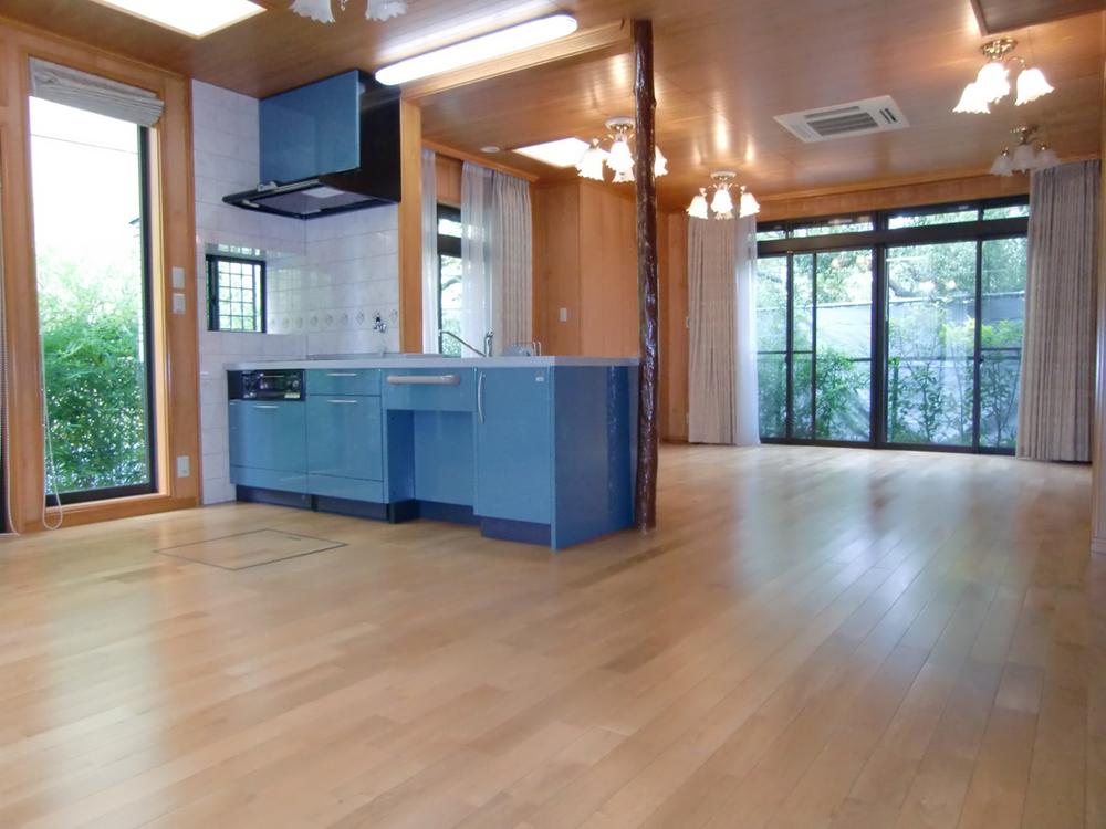 Living. Large living