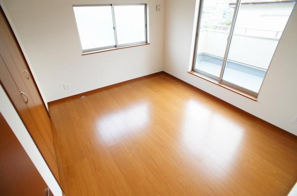 Non-living room. 6.5 Pledge of Western-style (south-facing balcony)