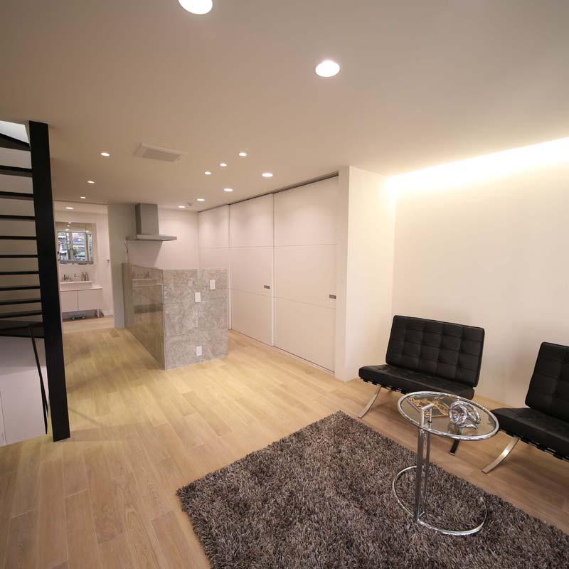 Building plan example (introspection photo). Second floor LDK. Spandrel wall of counter kitchen is attached marble.