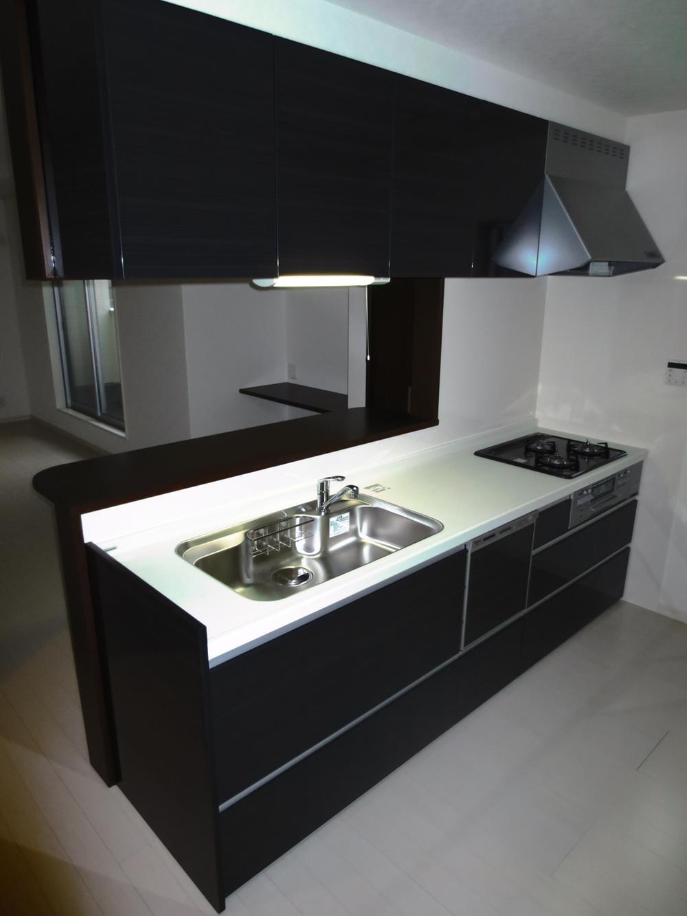 Same specifications photo (kitchen). Model house kitchen Please refer.