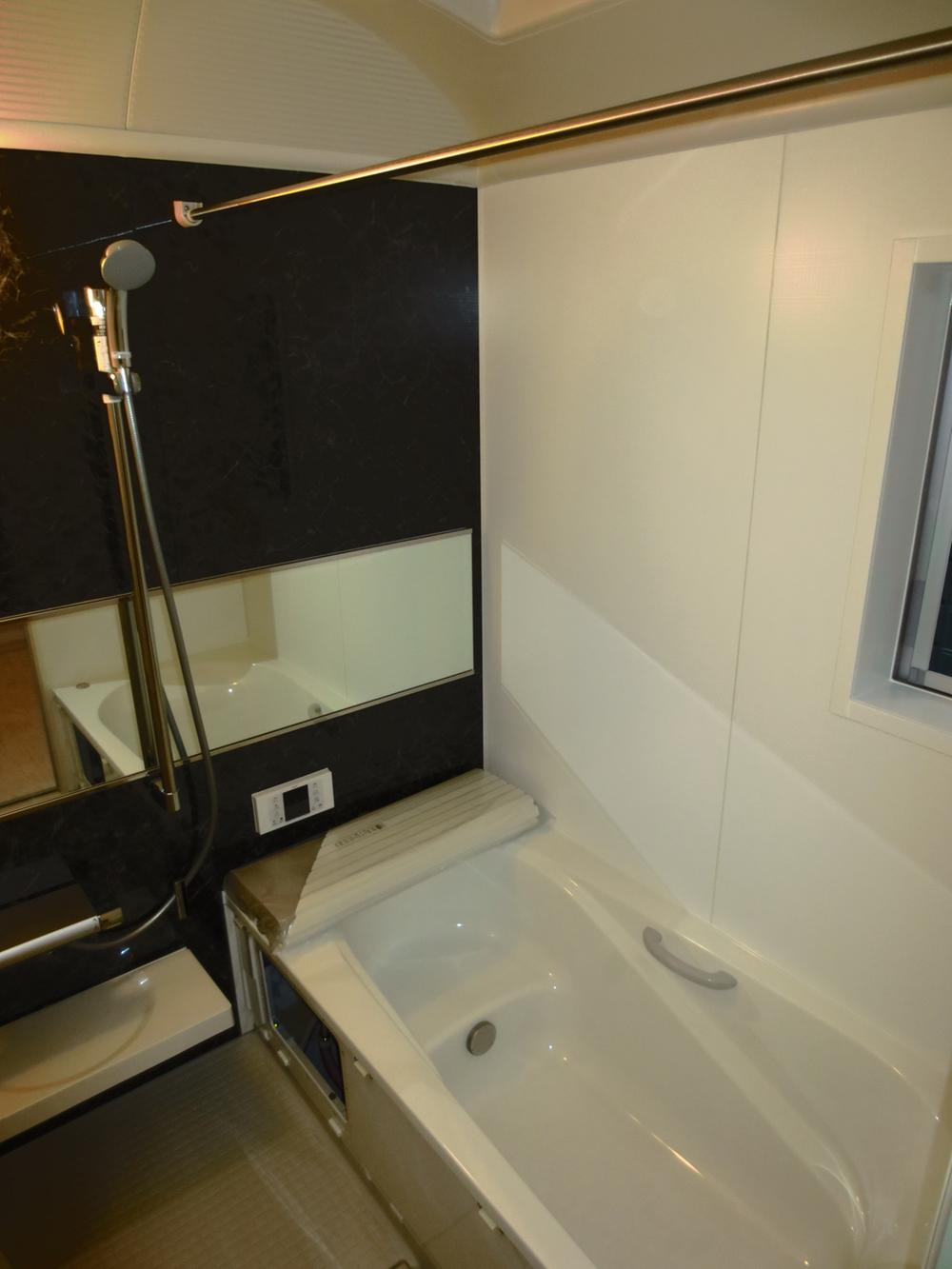 Same specifications photo (bathroom). Model house bathroom