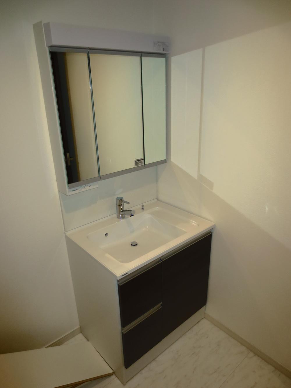 Same specifications photos (Other introspection). Model house Washroom