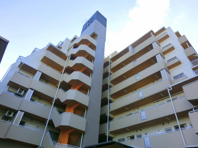 Local appearance photo. Neighborhoods, Estates and detached and condominiums are scattered, Kind of mid-to-high-rise is a residential area.