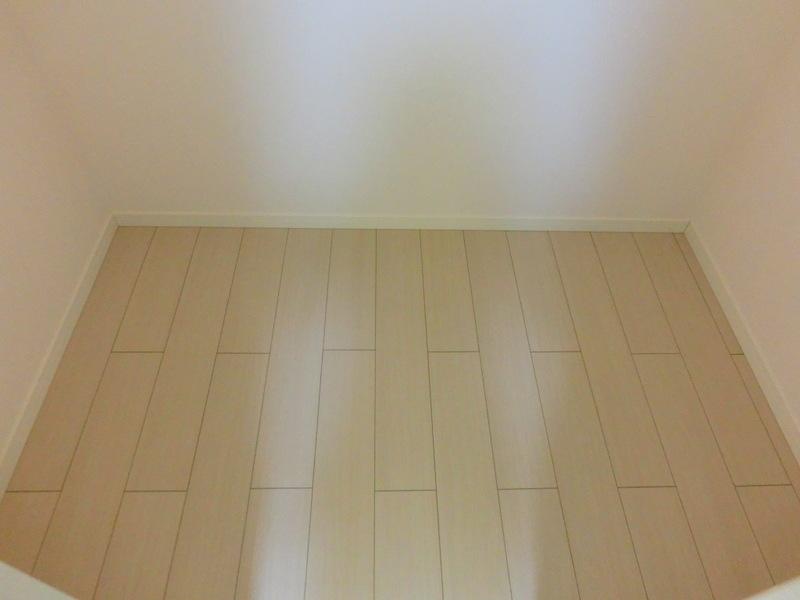 Receipt. It is a walk-in closet attached to the Western-style 6 Pledge. There is a considerable breadth! !