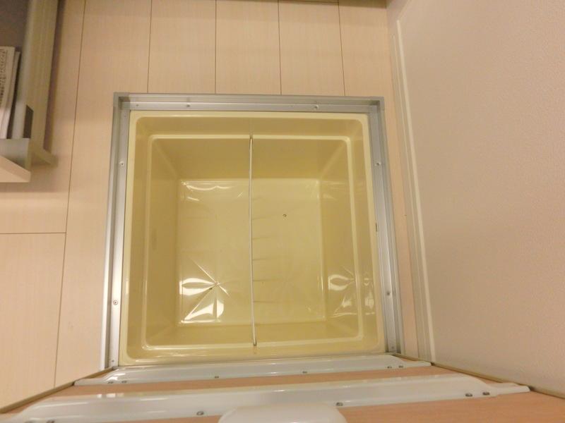 Receipt. The floor of the kitchen, There is under-floor storage. In the apartment, Rare is! !