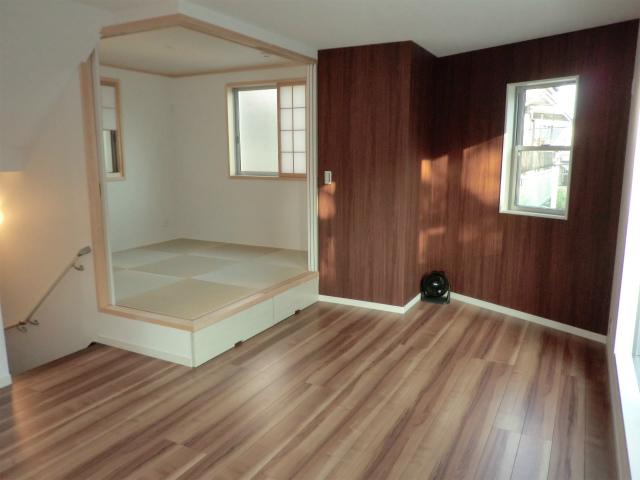 Living. Local (10 May 2013) Shooting