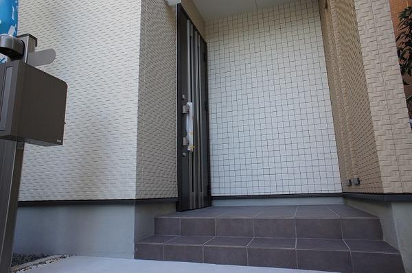 Entrance. Start a new life in this area ☆