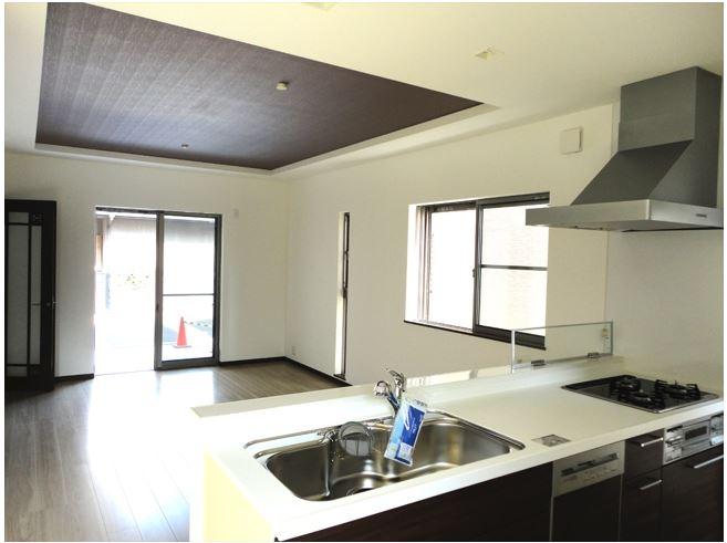 Same specifications photo (kitchen)