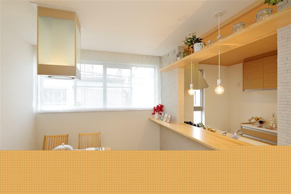 Building plan example (introspection photo).  [Our construction cases] Kitchen drifting cafes such an atmosphere ・ Dining space. At the top of the kitchen counter there is also a display shelf, Can you express myself.