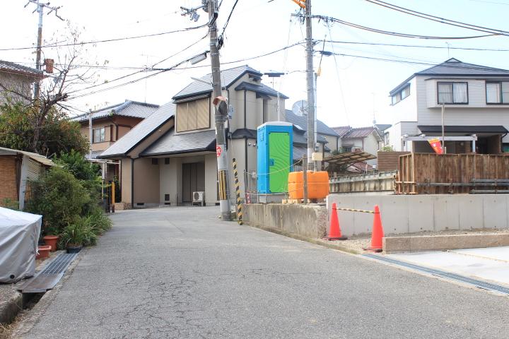 Local photos, including front road. Local (10 May 2013) Shooting