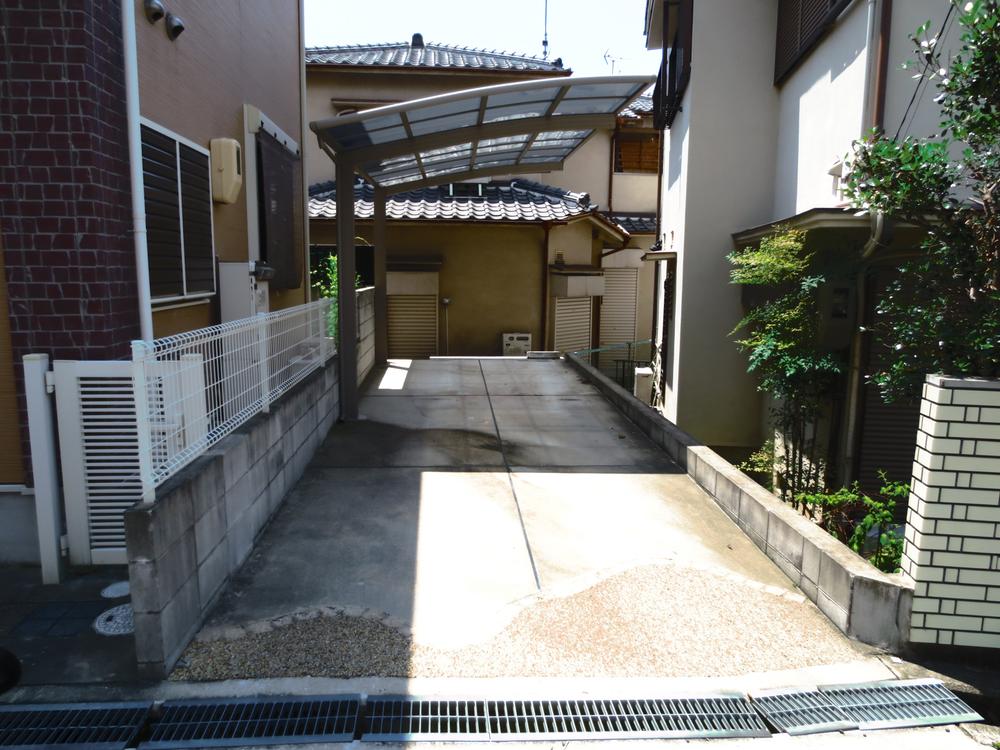 Parking lot. Two You can park.