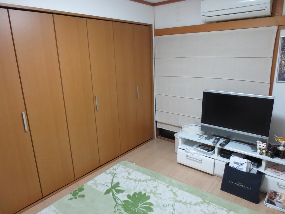 Living. Baggage is removal plan.