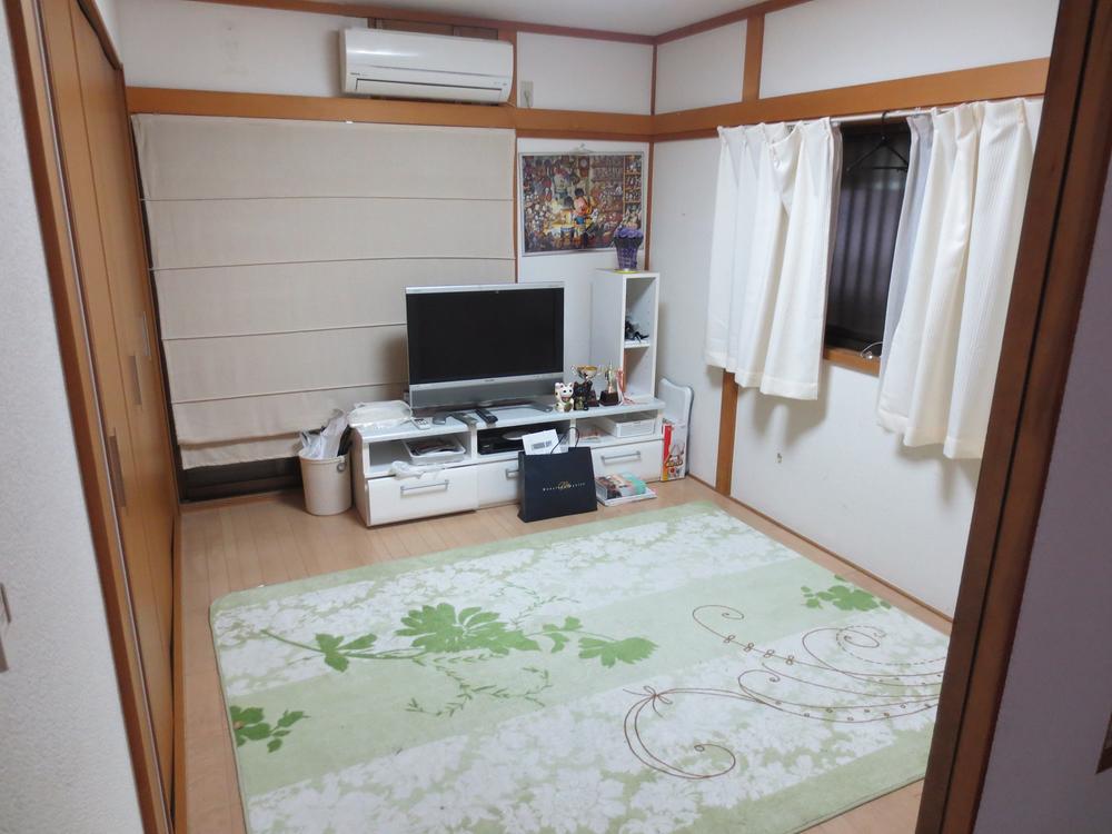 Living. Baggage is removal plan.