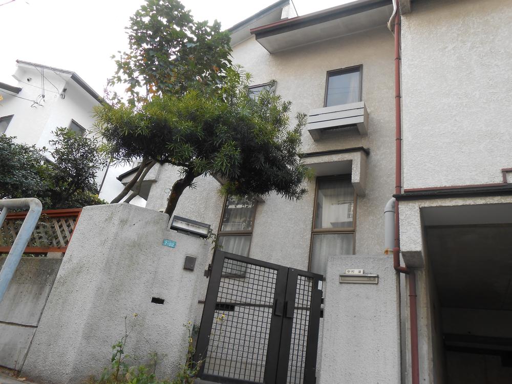 Local appearance photo. Local (12 May 2013) Shooting